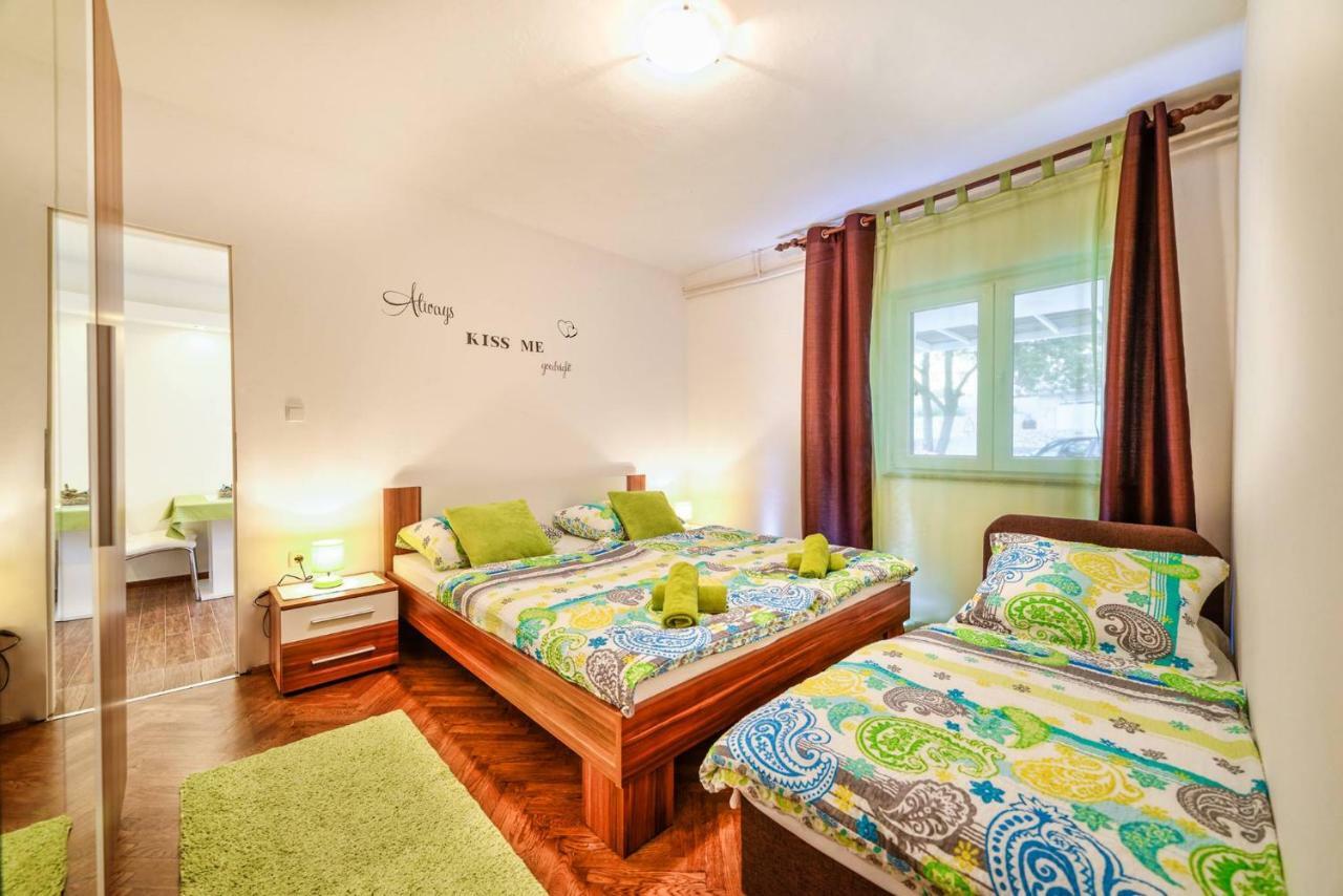 Apartments Arbis Lopar Exterior photo
